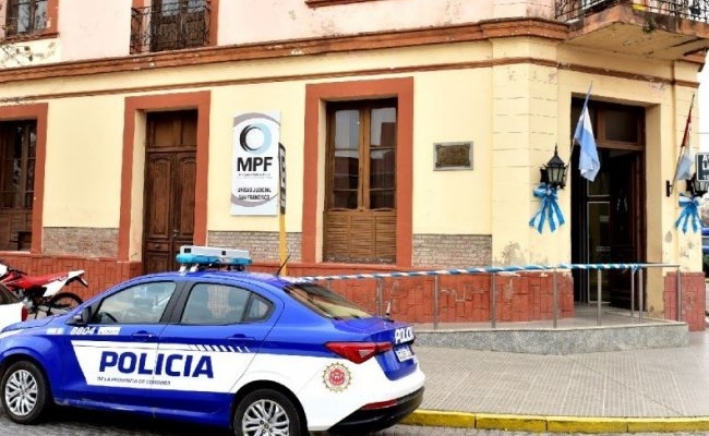 Dos menores se accidentaron en una moto dejando lesiones graves