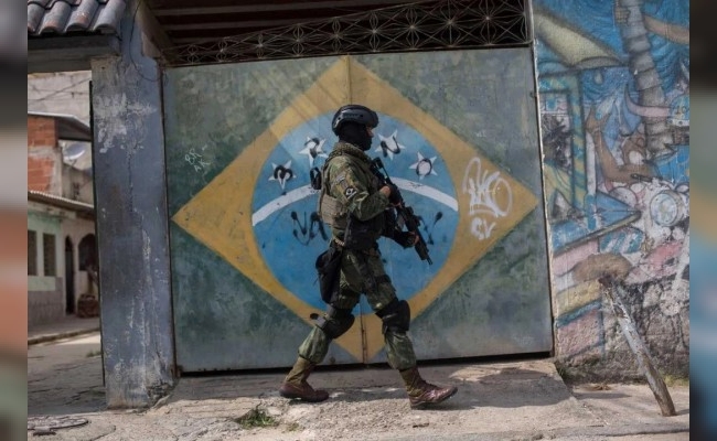 Un megaoperativo policial en favelas brasileñas de Río de Janeiro dejó nueve muertos