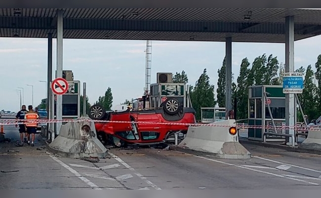 URGENTE: Murió tras chocar en camioneta contra el peaje de la autopista Córdoba-Carlos Paz