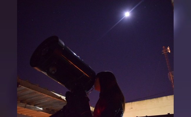 Mayo: se podrá observar la Luna, y otros objetos, como nebulosas y cúmulos estelares desde el Observatorio Astronómico