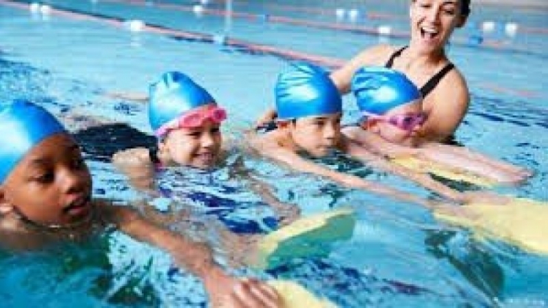 Rescatan a un niño tras sufrir un principio de ahogamiento en el Club San Isidro