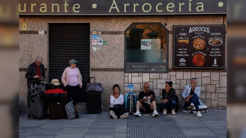 Tras ocho horas de un apagón histórico, España comienza de a poco a recuperar el suministro eléctrico