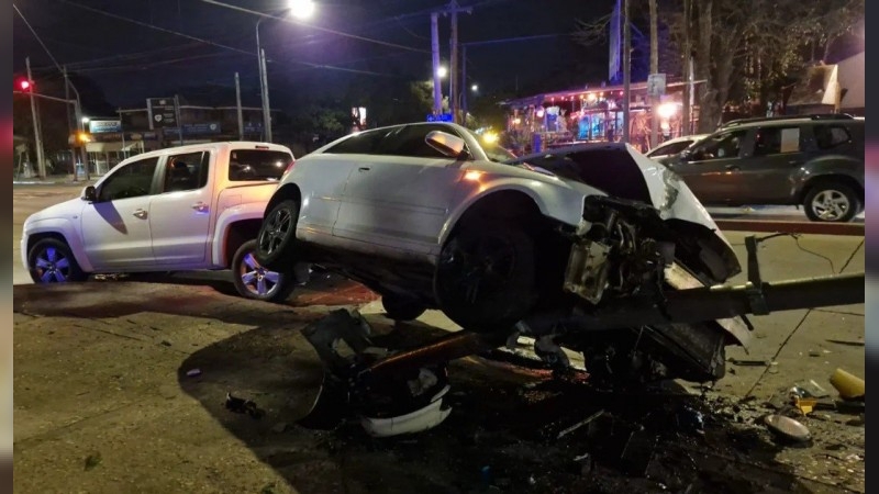 Córdoba: manejando a contramano, provocó un accidente en avenida Gauss