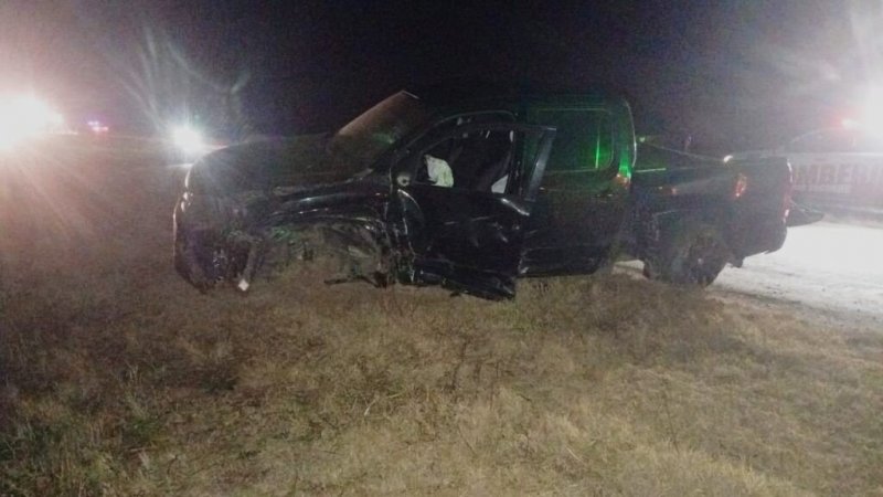 Dos jóvenes murieron en un choque frontal entre un auto y una camioneta en Córdoba