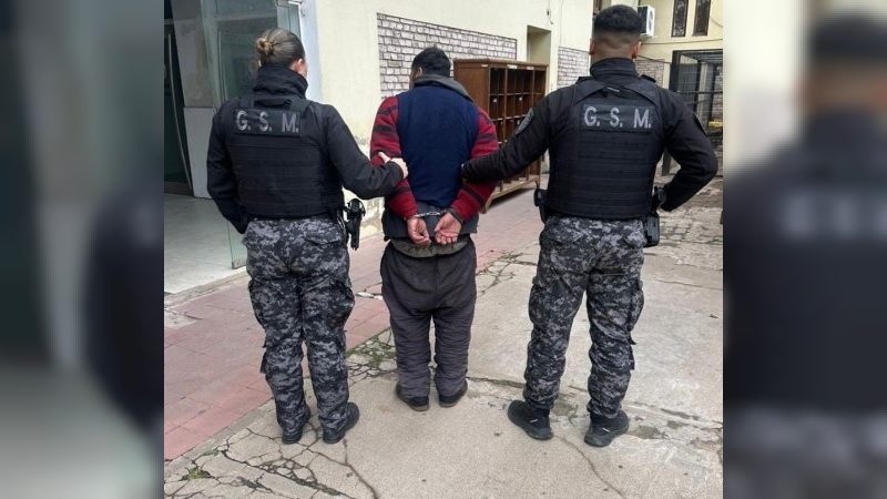 Hombre detenido por resistencia a la autoridad