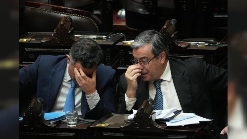 El oficialismo sufre derrota histórica en Diputados: oposición anula decretos clave
