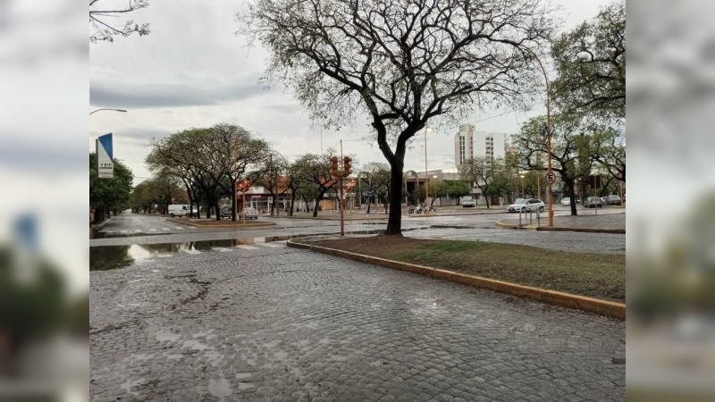 Santa Rosa no da tregua: este domingo sigue la lluvia en la ciudad