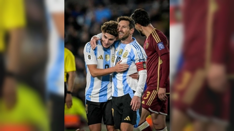 Argentina goleó a Venezuela con un Messi histórico