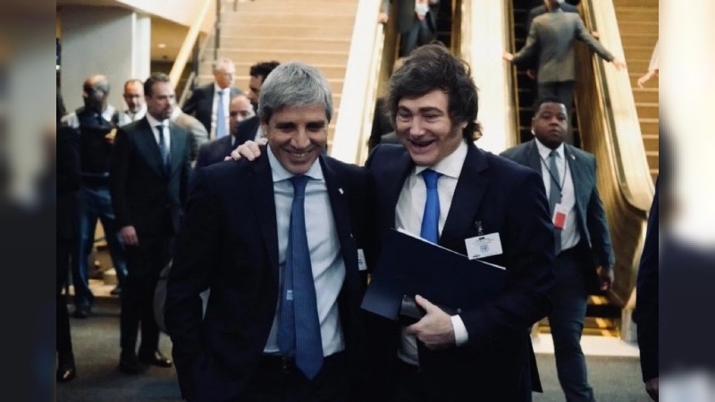 Milei celebró el auxilio de EEUU y reiteró que Luis Caputo es “el mejor ministro de Economía de la historia"