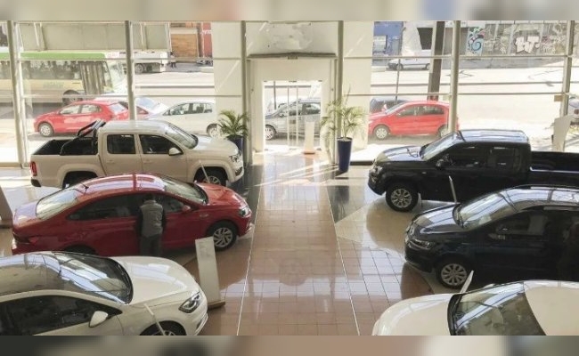 Se modificó el impuesto a los autos "de lujo": cuáles son los nuevos montos