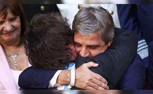 Con quiénes está negociando el Gobierno para conseguir los USD 15.000 millones que necesita para levantar el cepo