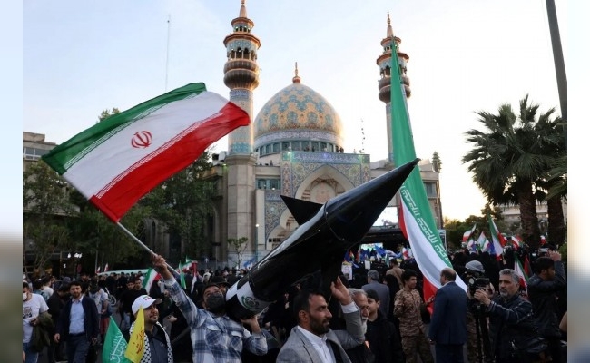 Alerta mundial: un militar iraní advirtió que Teherán podría revisar su "doctrina nuclear" ante la amenaza israelí