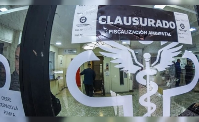 Clausuran la clínica Chutro por tirar desechos patógenos a la calle