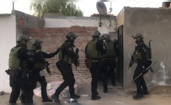 PDI Rafaela realizó allanamientos, detuvo a dos personas y secuestró dinero