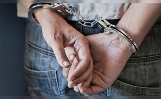 Detenido por estafa y resistencia a la autoridad