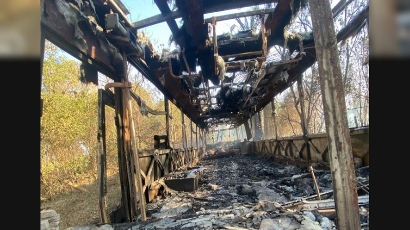 Se incendió un colectivo utilizado como vivienda en Brinkmann