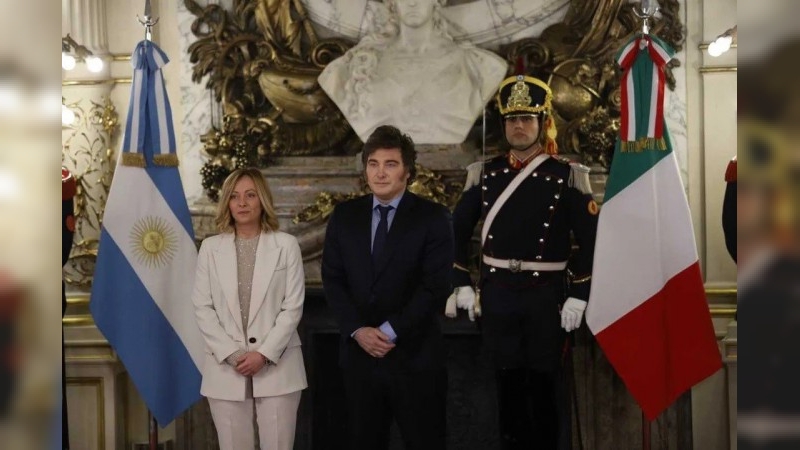Ante Meloni, Milei propuso consolidar "una alianza de naciones libres contra la tiranía y la miseria"