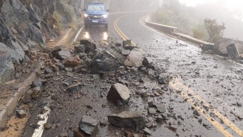Derrumbes y desmoronamientos obligan a cortar el Camino de Altas Cumbres y la Ruta 28