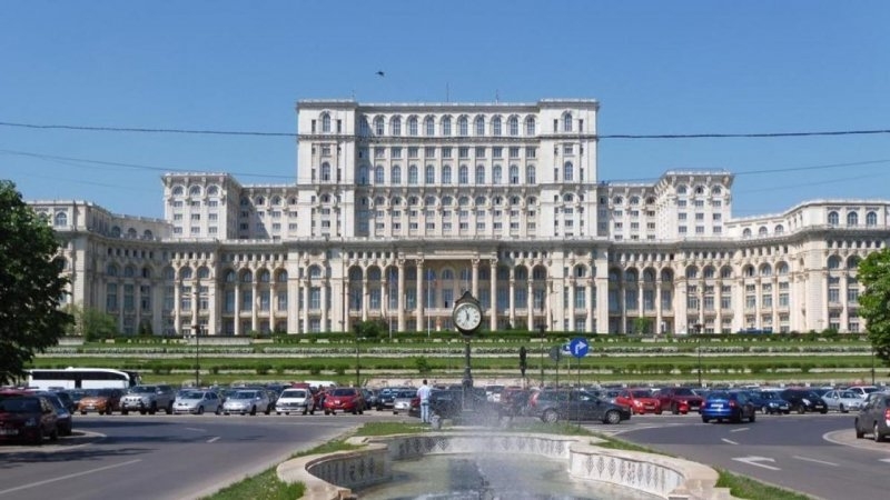 Rumania elige nuevo parlamento a la espera de completar carrera presidencial