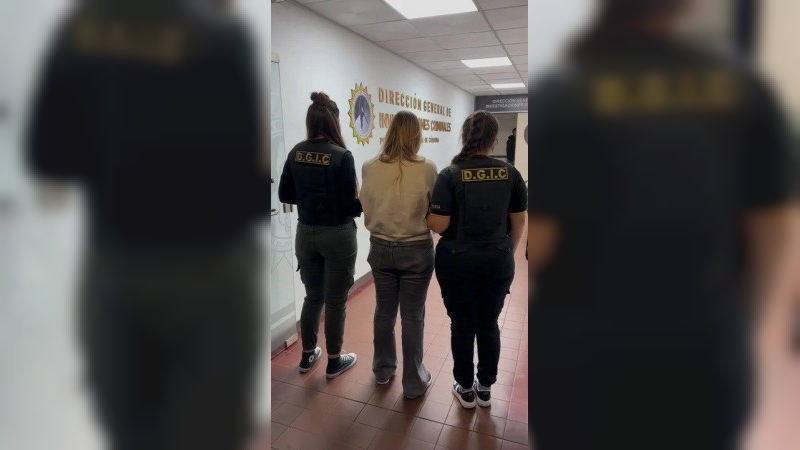 Detuvieron en el aeropuerto de Córdoba a una influencer acusada de estafas