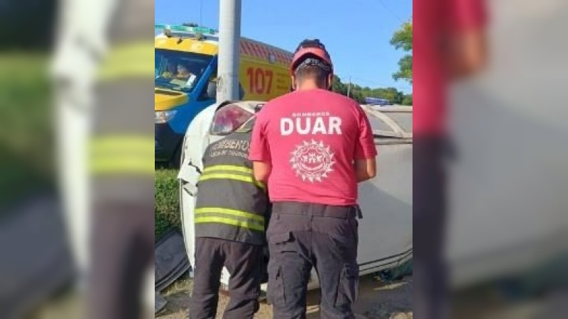 Córdoba: joven perdió el control de su vehículo y volcó