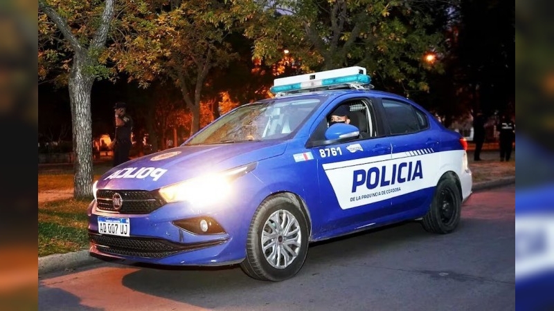Efectivos policiales le quebraron el brazo a un menor de edad