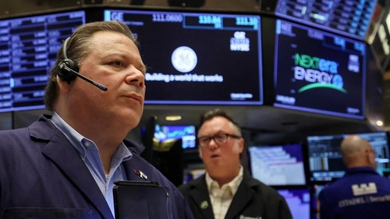Caída de bonos antes del canje de deuda que le propone Caputo al mercado