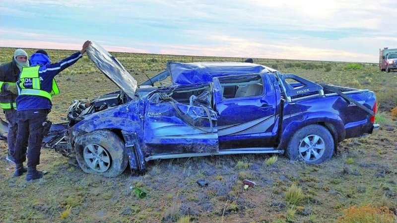 Una pareja de recién casados protagonizó un trágico vuelco en Pico Truncado: ella murió y él está grave