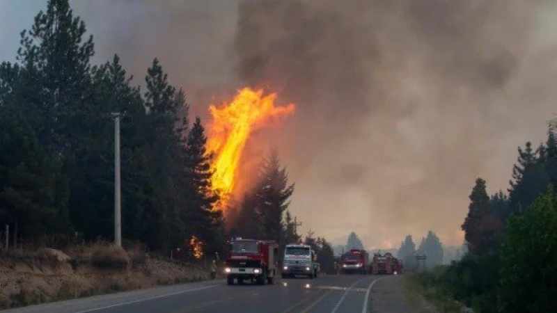 Incendios en El Bolsón: el emocionante llanto de los vecinos por la lluvia