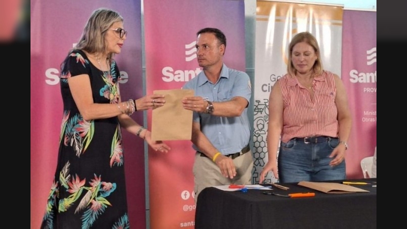 Apertura de sobres para la construcción de 20 viviendas en Ceres