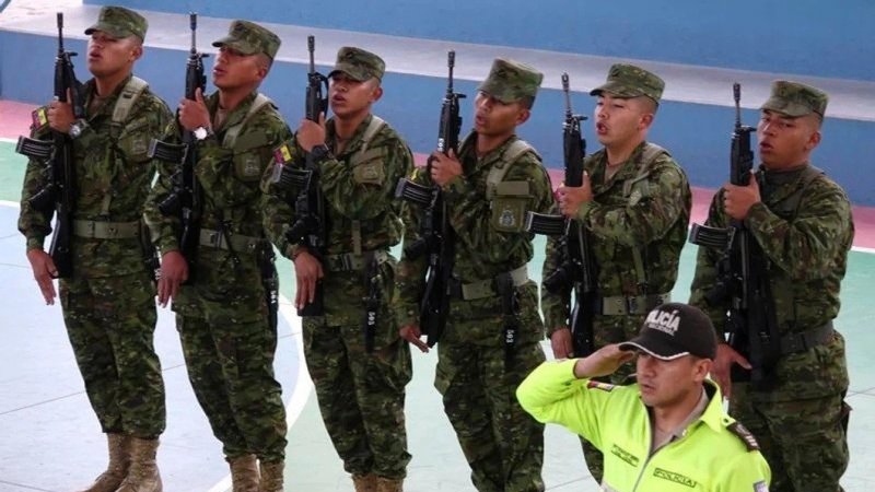 El gobierno de Ecuador condenó el asesinato del comandante de la Fuerza Aérea en un ataque armado