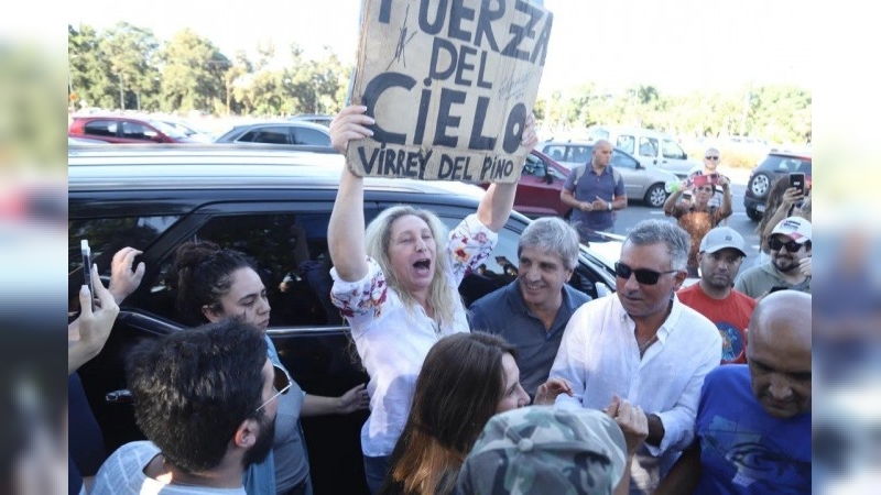 Karina Milei y Luis Caputo encabezan un acto de afiliación en medio de la polémica cripto