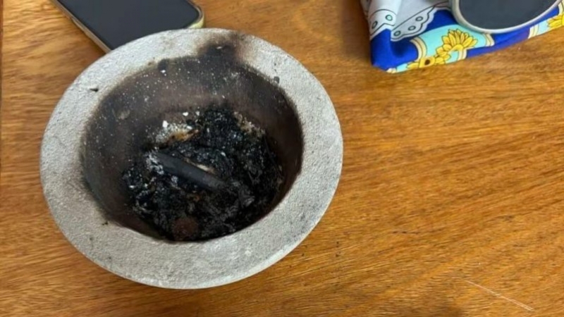 Quiso prender un aromatizante y terminó con graves quemaduras en su cuerpo