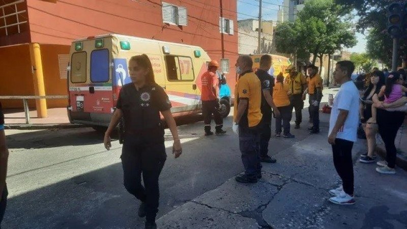 Una mujer y un joven murieron en el incendio de la pensión en Córdoba