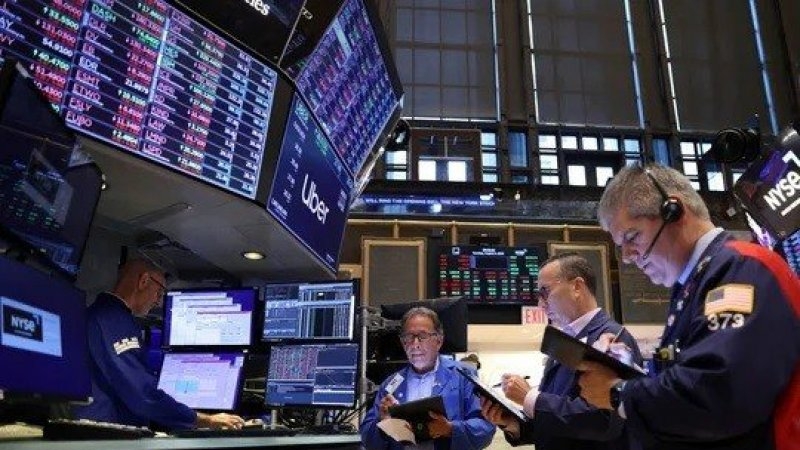 Mercados en rojo mientras crecen las preguntas sobre el acuerdo con el FMI