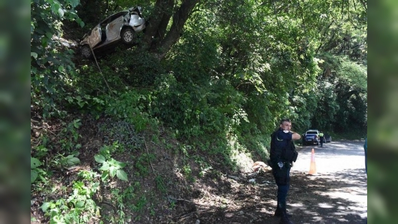 Un auto cayó a un precipicio en Tucumán: una mujer muerta y tres heridos