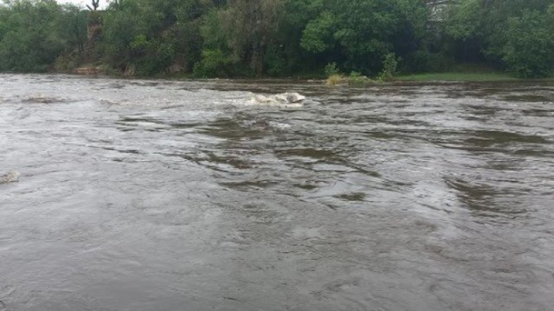 Precauciones tras las copiosas lluvias: crecen los ríos en Córdoba
