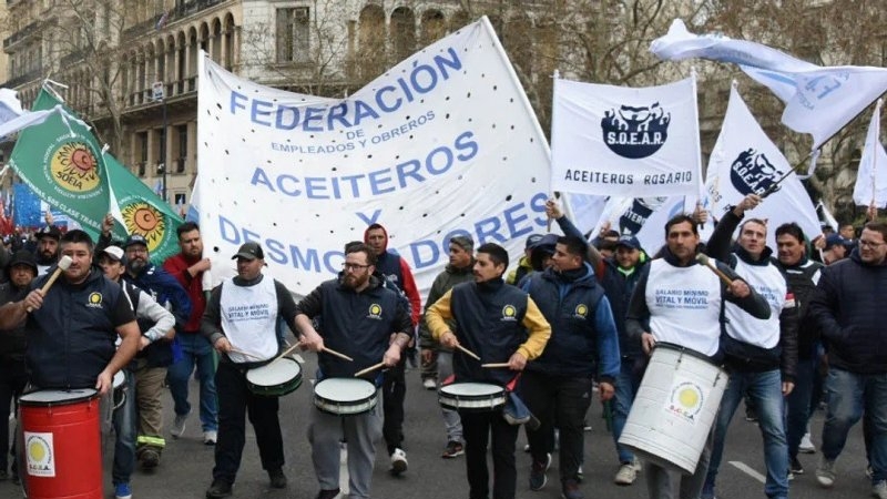 Se complicó el conflicto aceitero y se paralizaría la principal exportación argentina