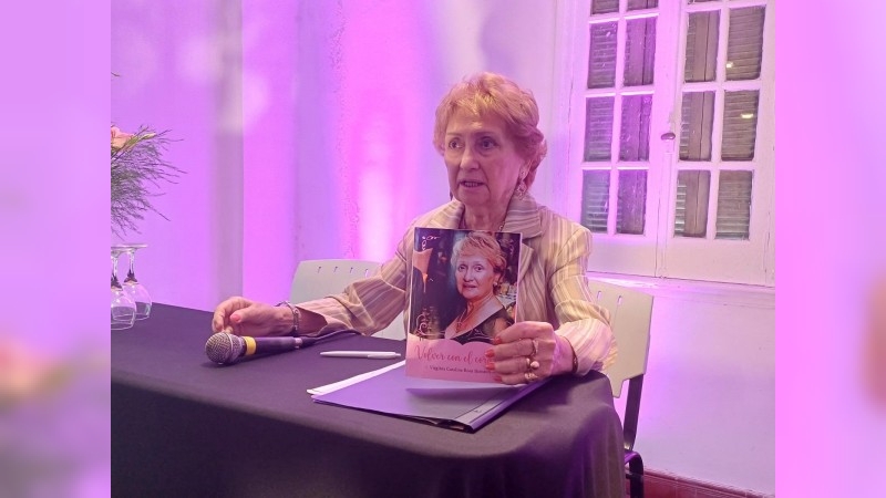 Virginia Batistón presentó el libro “Volver con el corazón”
