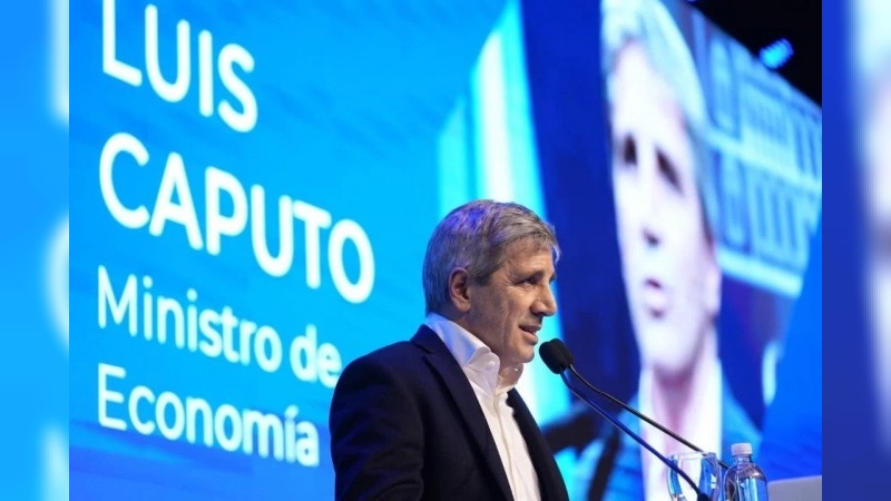 Caputo salió a llevar tranquilidad: "El dólar no se va disparar de ninguna manera"