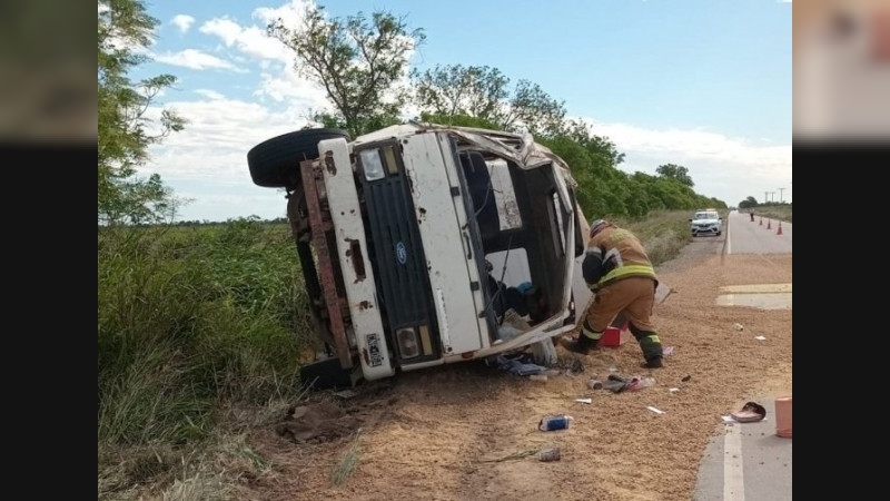 Accidente entre dos camiones en jurisdicción de Col. Dos Hermanos