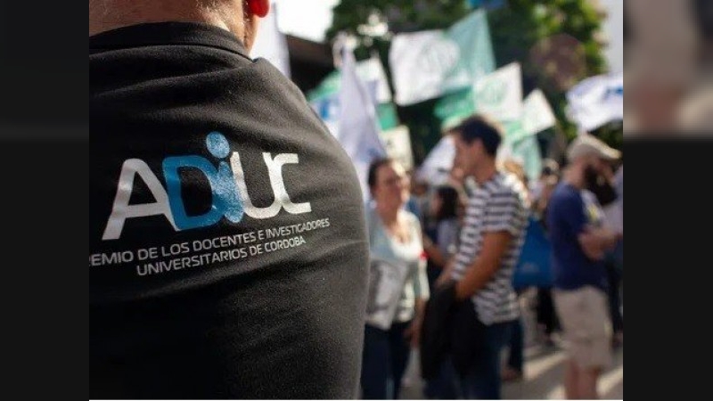 Docentes universitarios marchan este miércoles en defensa de la universidad pública y el sistema científico