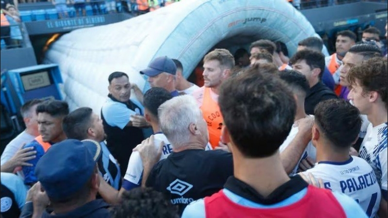 Sancionaron con 30 millones de pesos a Belgrano y Talleres por incidentes en el clásico en Alberdi