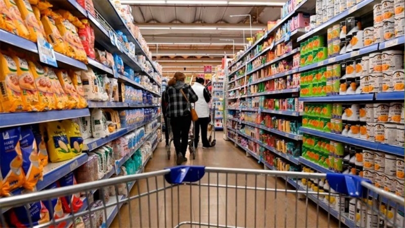 Alimenticias aumentan sus precios por la suba del dólar oficial: la situación en supermercados de Córdoba
