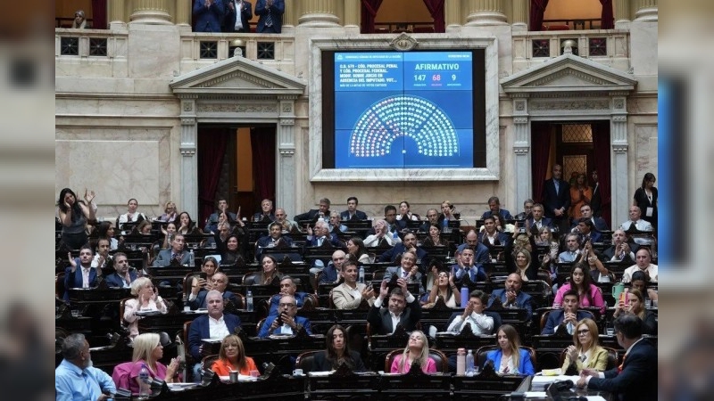 Diputados acordó sesionar este martes para rendir homenaje al Papa y postergó las interpelaciones por $Libra