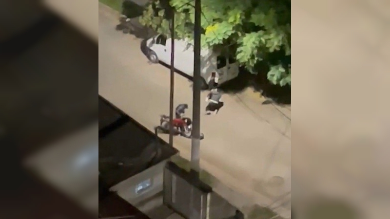 Desesperado pedido de ayuda de un joven al que atacaron para robarle la moto en Córdoba