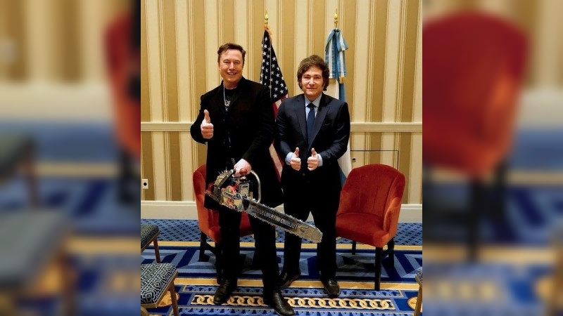 Milei mira la reforma laboral de Musk: 120 horas semanales con sábados y domingos incluidos