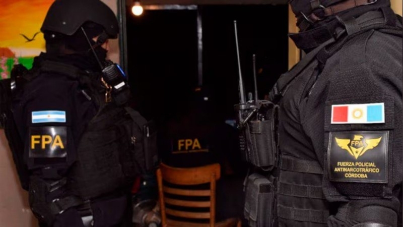 Acusados por desaparición de droga secuestrada, van a juicio siete policías de la FPA