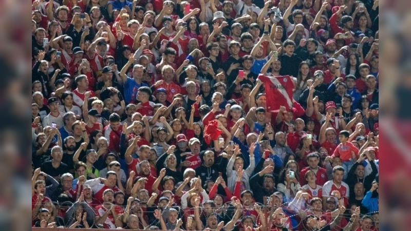 Murió un hincha de Argentinos Juniors durante el triunfo ante Instituto en La Paternal