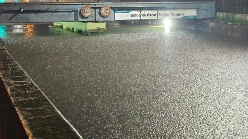 Zárate bajo el agua: colapsó el viaducto, hay barrios aislados y se evacuaron al menos 75 personas